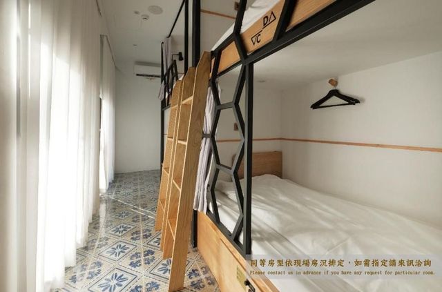 掘旅青年旅舍｜近台南後火車站-4 床男性宿舍房的 1 個床位-3