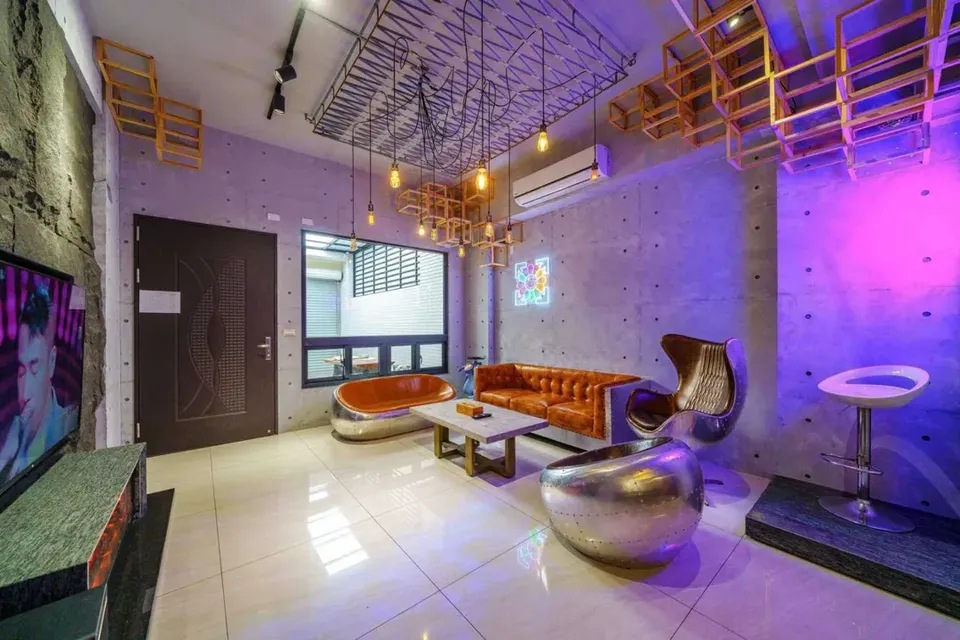 台南安平海潮、光州民宿|可10-22人包棟、包棟提供影音娛樂設備&麻將&烤肉等、鄰近安平老街/安平港-海潮館10-22人獨棟潮流酒吧風格烤肉包棟-4