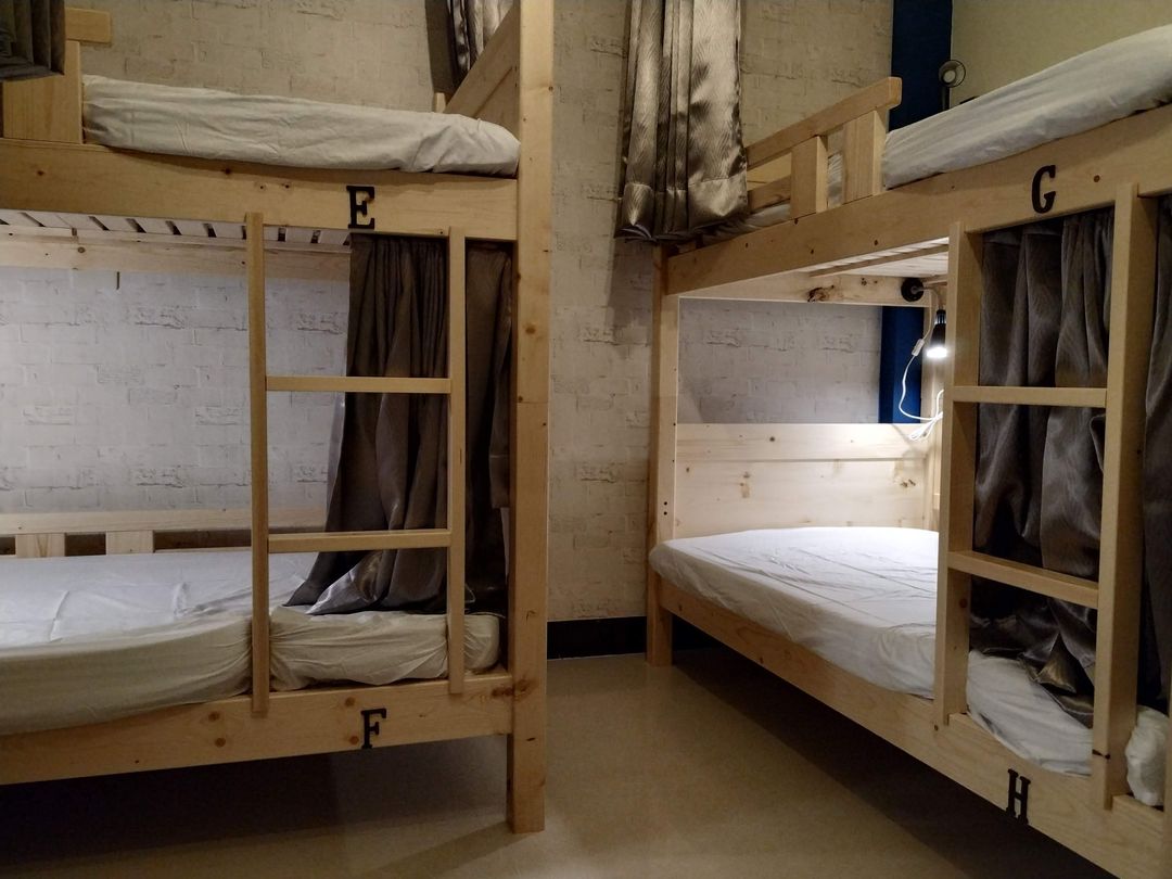 Backpacker Inn Hall 497-2