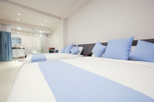 Bajiu Cultural Tourism-501 Quadruple Room-6