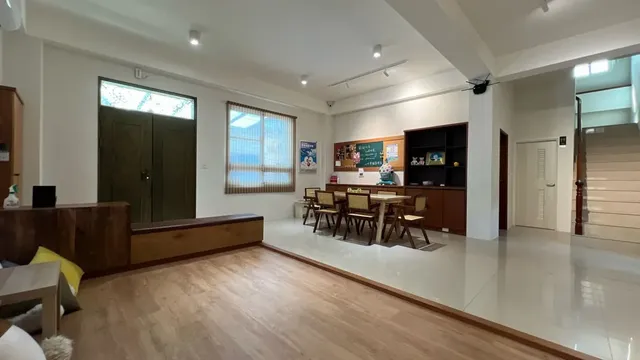 Shan Dawn Homestay-Small 4-person room-1