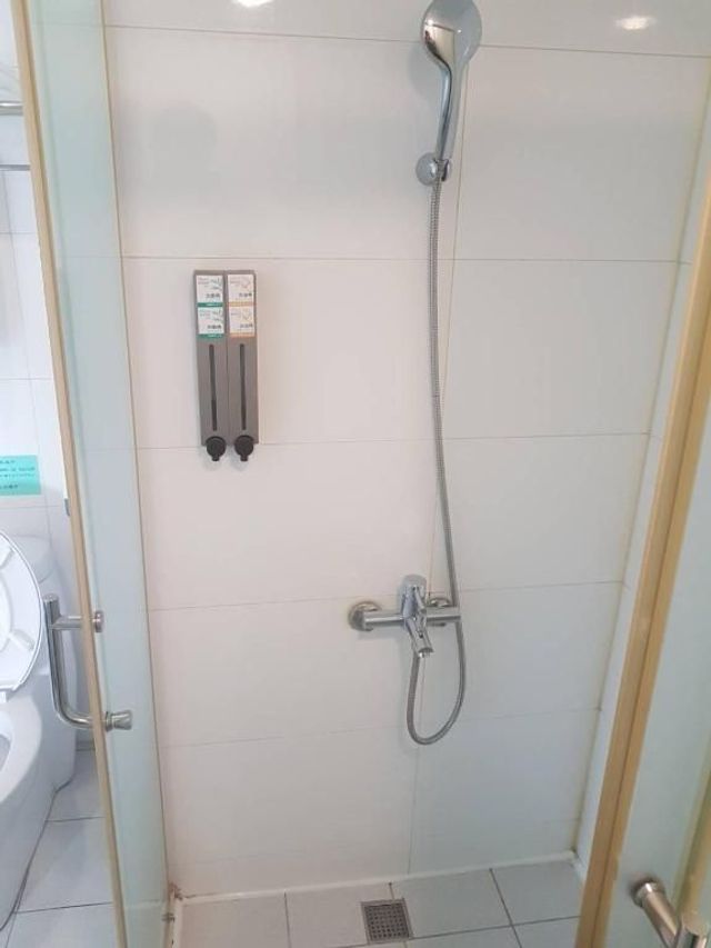 星西門行旅｜緊鄰唐吉軻德/西門町-商務雙床房-5