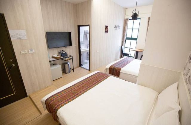 Jiajia Business Hotel-Cozy Family Room-2