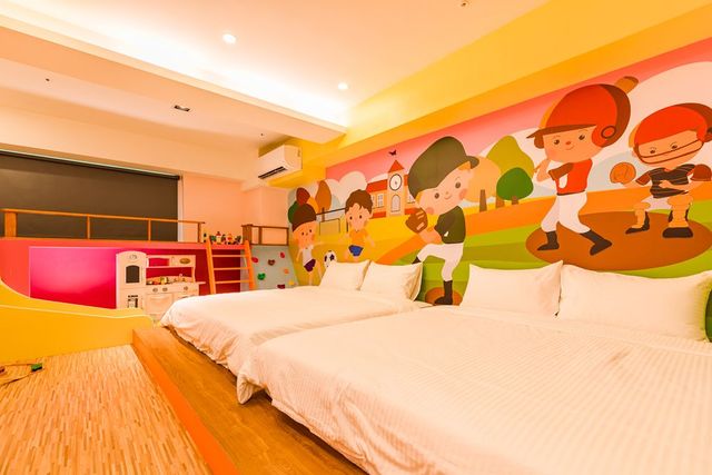 Kidsfun Hotel-Family Room 08-1
