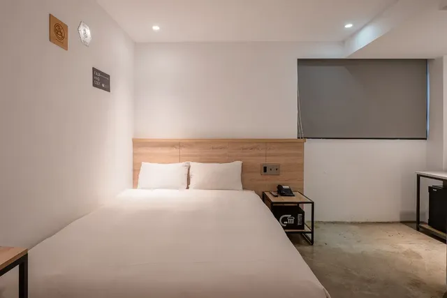 CHASE Hotel-Superior Double Room-3