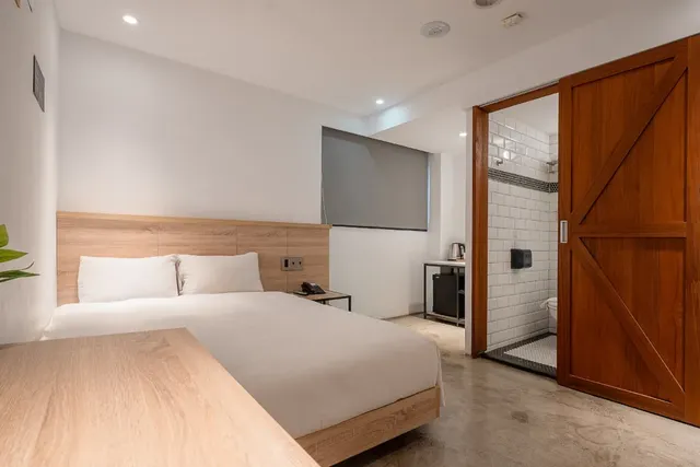 CHASE Hotel-Superior Double Room-2