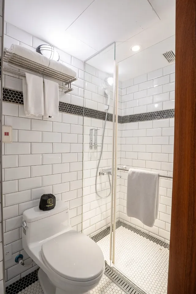 CHASE Hotel-Classic Double Room-9