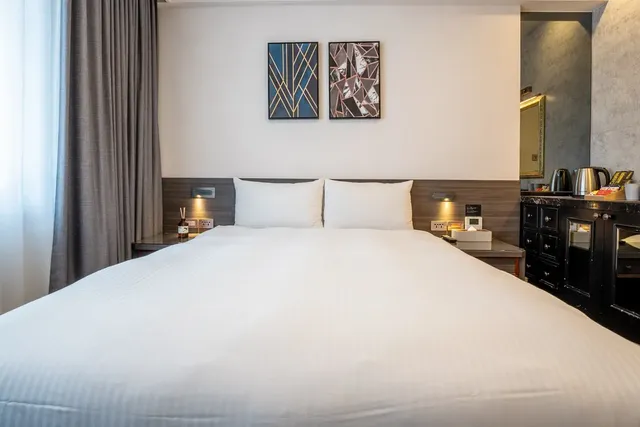 Dream Mansion Hotel-Classic Double Room-1