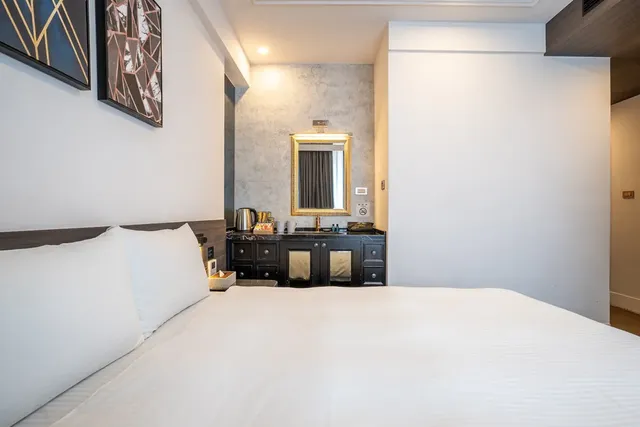 Dream Mansion Hotel-Classic Double Room-4