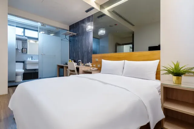 CHECK inn Express Taichung FuXing Hall 2-Deluxe Double Room-5