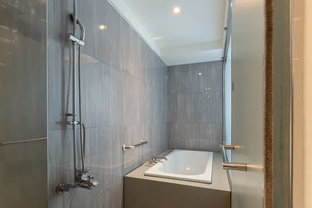 CHECK inn Taichung LiMing-Classic Double Room-5