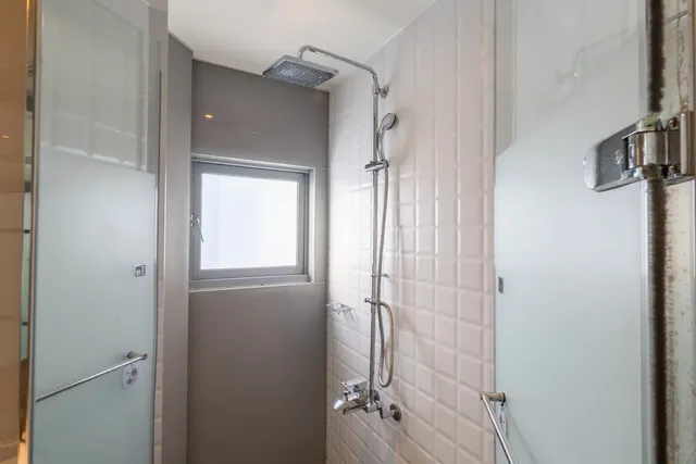 CHECK inn Taichung LiMing-Deluxe Quadruple Room-6