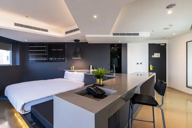 CHECK inn Taichung LiMing-Deluxe Quadruple Room-5