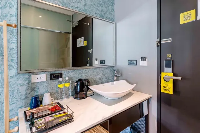 CHECK inn Taichung Ziyou-Standard Double Room-11