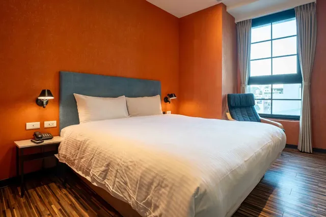 CHECK inn Taichung Ziyou-Classic Double Room-5