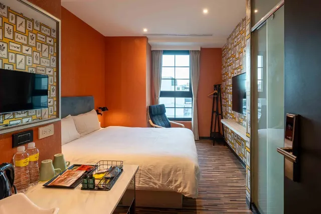 CHECK inn Taichung Ziyou-Classic Double Room-9