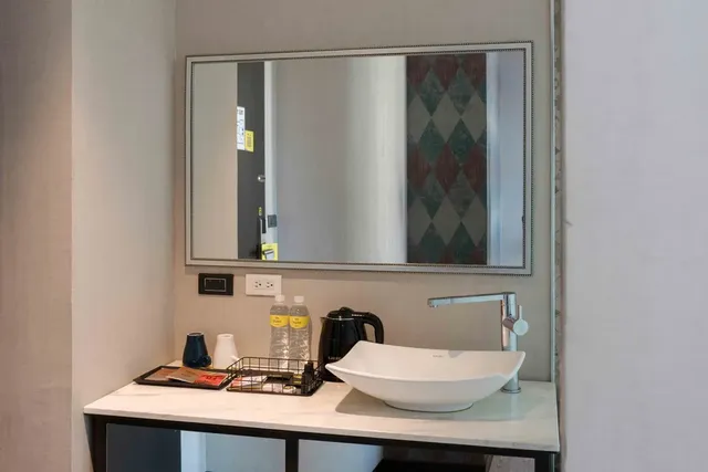 CHECK inn Taichung Ziyou-Classic Double Room-12