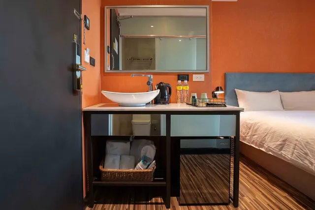 CHECK inn Taichung Ziyou-Classic Double Room-15