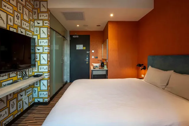 CHECK inn Taichung Ziyou-Classic Double Room-10