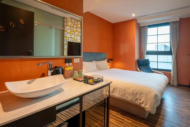 CHECK inn Taichung Ziyou-Classic Double Room-7