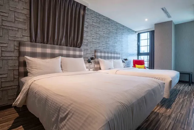 CHECK inn Taichung Ziyou-Deluxe Quadruple Room-6