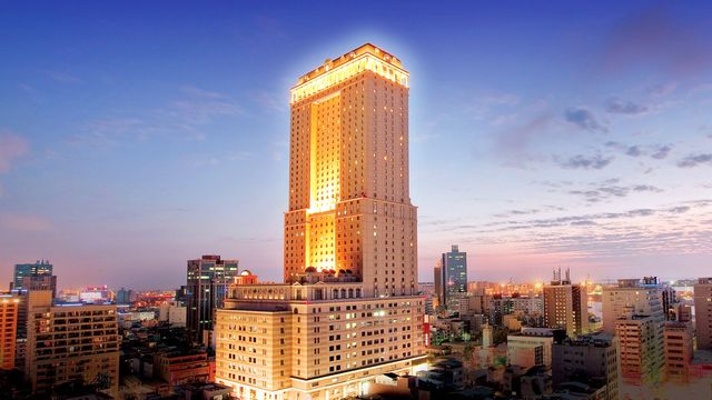 漢來大飯店 ｜近高雄音樂中心-市景豪華客房(一大床)-含早餐-6