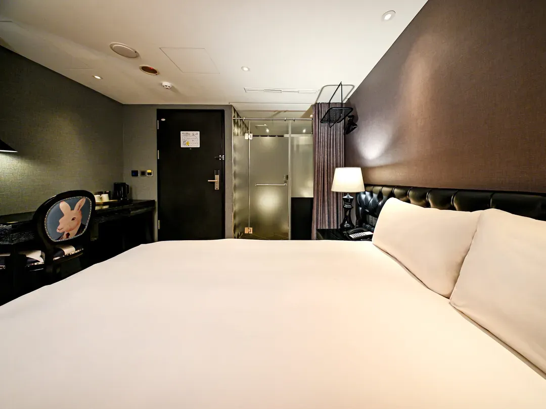CHECK inn Taipei Main Station