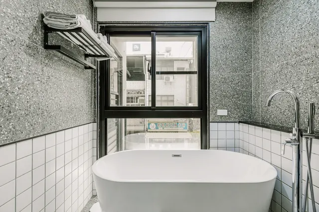 Nan Nan-Superior Quadruple Room with Bathtub-201-11