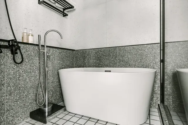 Nan Nan-Two-Bedroom Suite with Bathtub-301-13