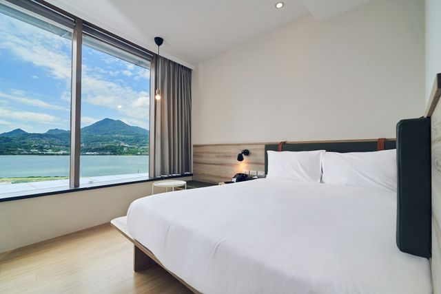 CHECK inn Express New Taipei Tamsui-Superior Double Room (River View)-2