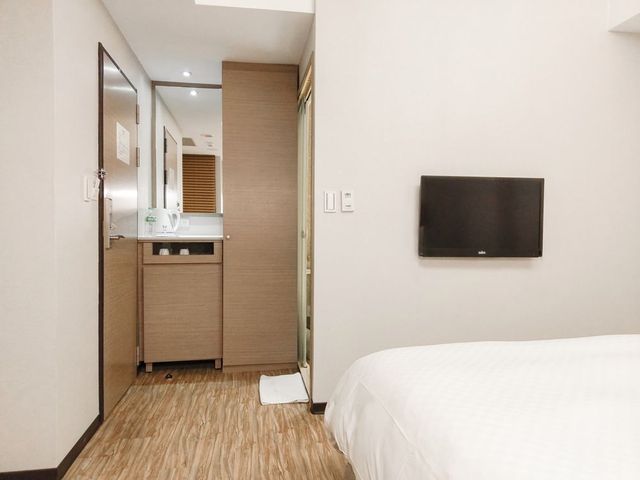 CHECK inn Express Taipei Station-Standard Double Room without Window-3