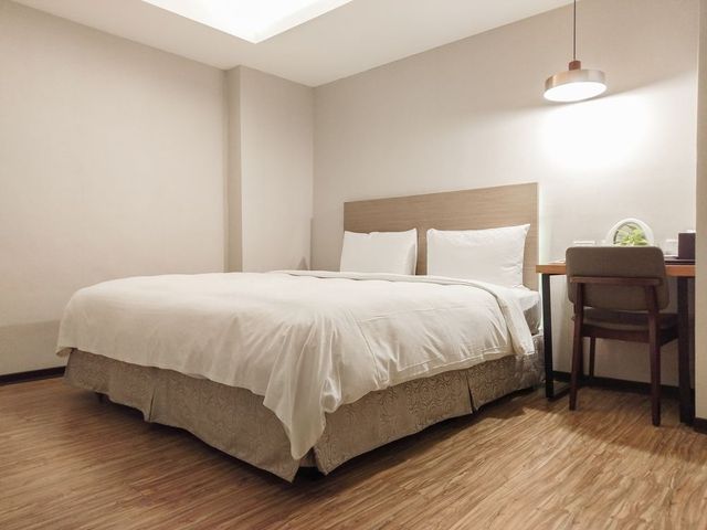 CHECK inn Express Taipei Station-Standard Double Room without Window-2