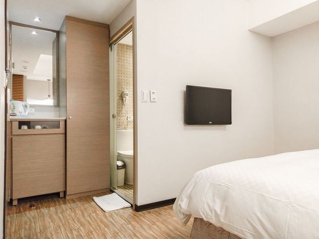 CHECK inn Express Taipei Station-Standard Double Room without Window-4
