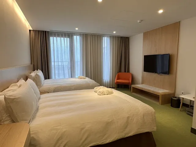 CHECK inn MAGI Kids Hotel-Comfort Quadruple Room (Accessible)-2