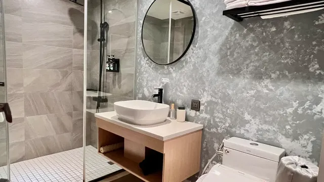 Green Hotel - Midori-Economy Quadruple Room (Noise Tolerance Required)-11