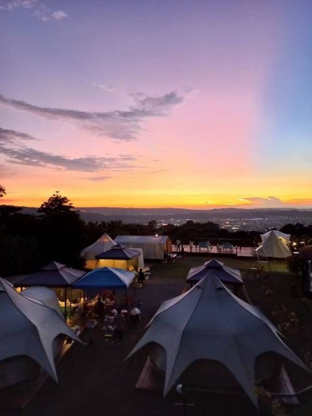 帳棚外俯瞰日落夕陽美景~