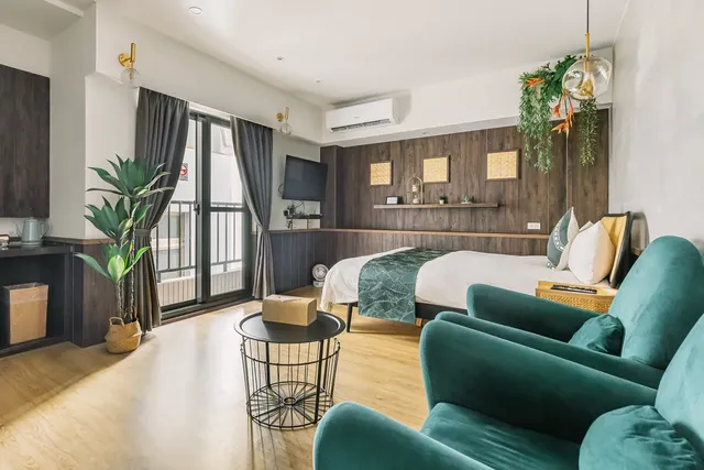 Nan Nan-Double Room with Balcony-302-3