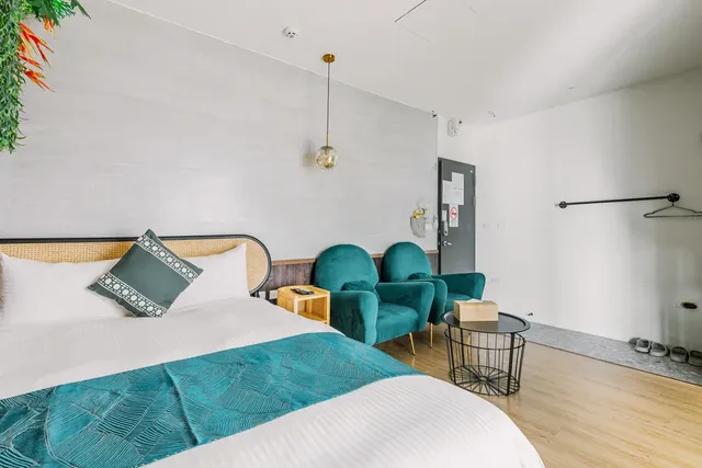 Nan Nan-Double Room with Balcony-302-4