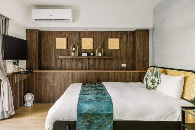 Nan Nan-Deluxe Double Room-402-3