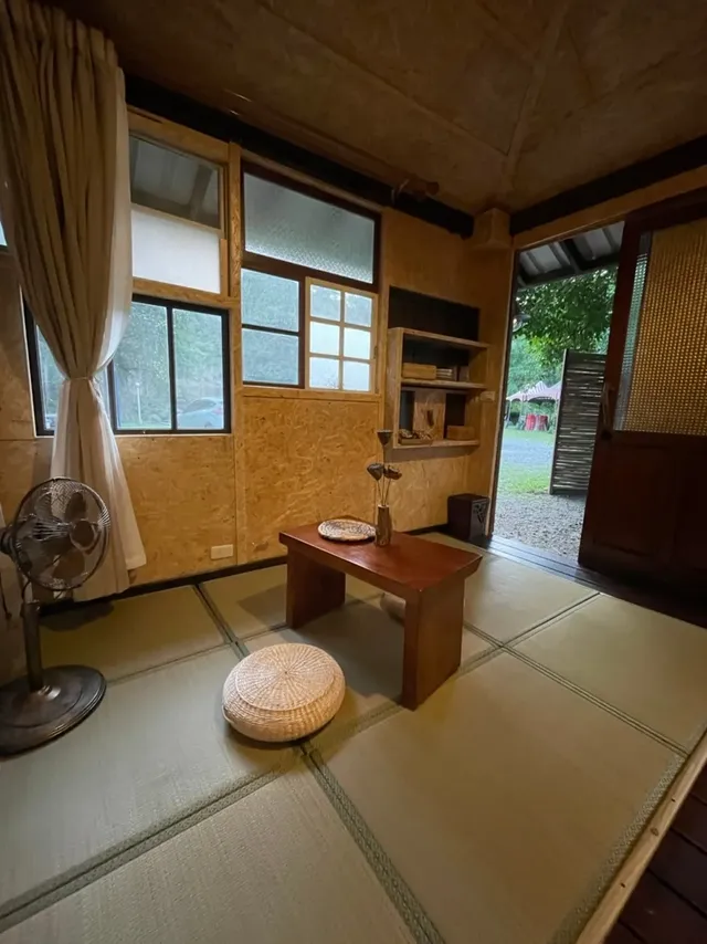 入住日式禪風木屋體驗,感受宛如深入秘境的旅程。