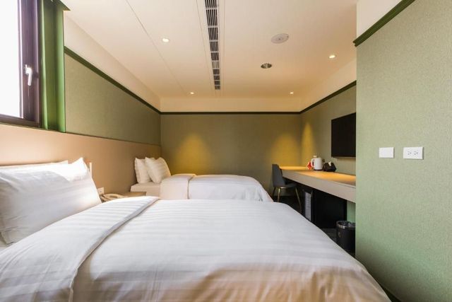 Q21 Hotel ｜帝后大飯店｜高雄音樂中心-標準雙床房-1