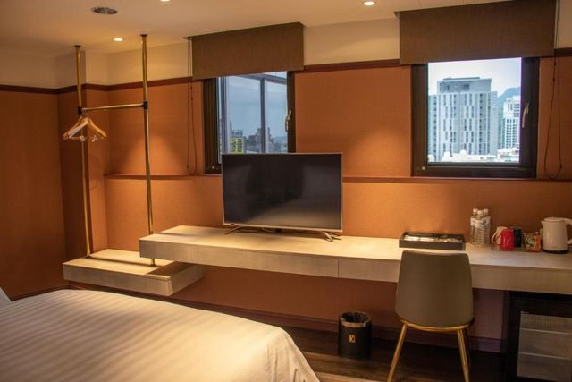 Q21 Hotel ｜帝后大飯店｜高雄音樂中心-標準三人房-2