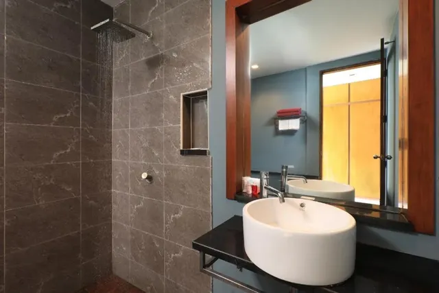 Tea Tree Boutique Resort-Deluxe Pool View King Sized Bed with Balcony-7