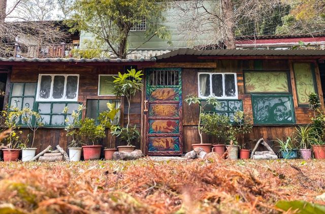 在地藝術家純手工打造的時光小屋,戶外美景不只可以觀星,冬季還可以觀賞落羽松