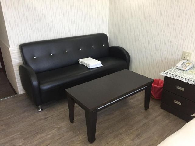 King Lo Tung Hotel-Standard Double Room-5