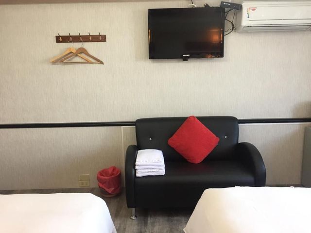 King Lo Tung Hotel-Standard Twin Room-4