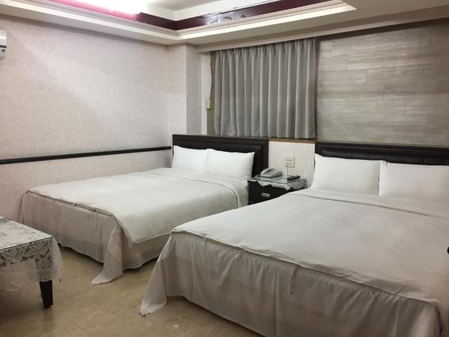 King Lo Tung Hotel-Quadruple Room-1