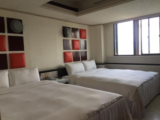 King Lo Tung Hotel-Family Room-3