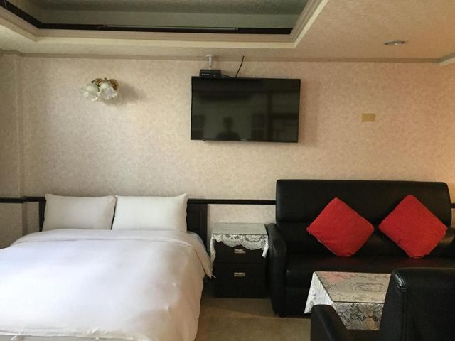 King Lo Tung Hotel-Family Room-4