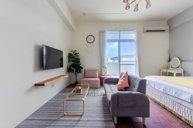 月鹿民宿 l 近火車站-豪華雙人房 301.302-附陽台-11